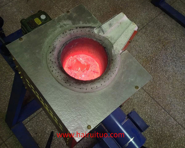 小型實驗熔煉爐，特別是用於熔煉銅的中頻電爐，是實驗室或小規模生產環境中常用的設備