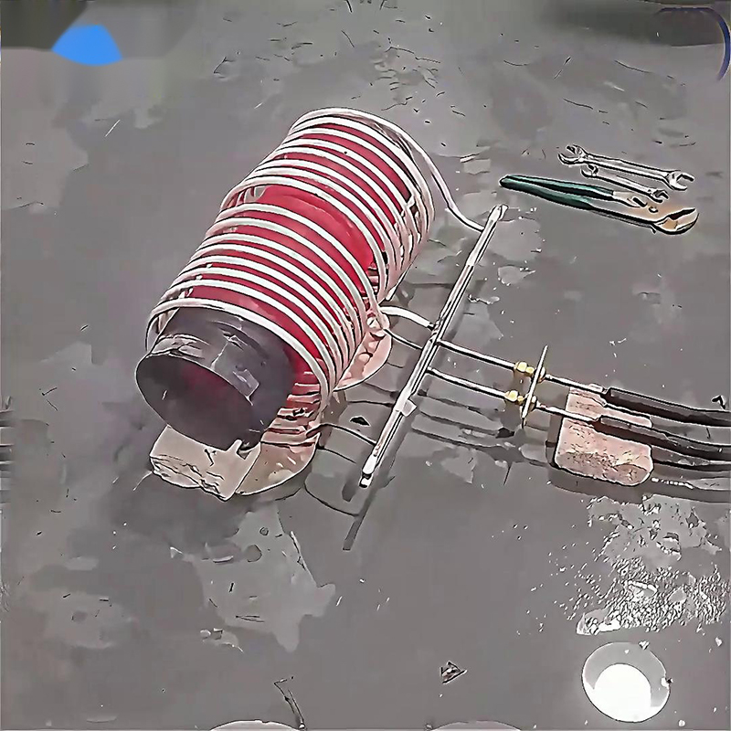中頻哔咔漫画APP官网进入加熱設備對直徑180mm、長度300mm的鋼管進行加熱測試